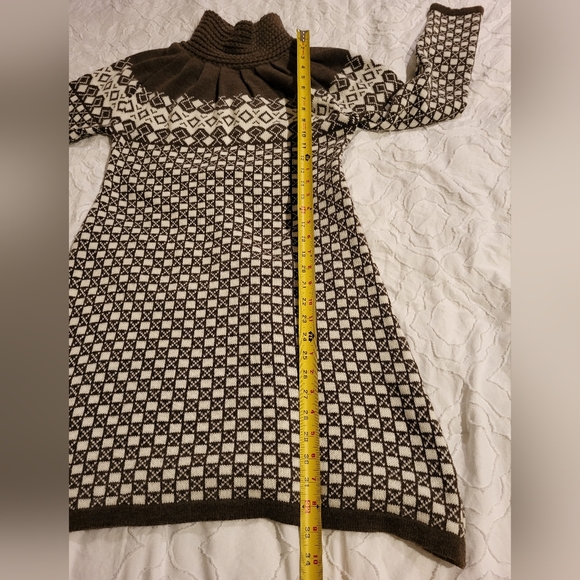 Mocha Design Sweater Dress - Picture 5 of 15